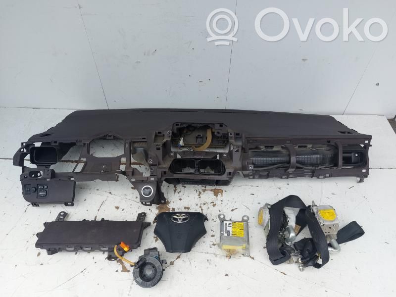 Toyota iQ Airbag set with panel 