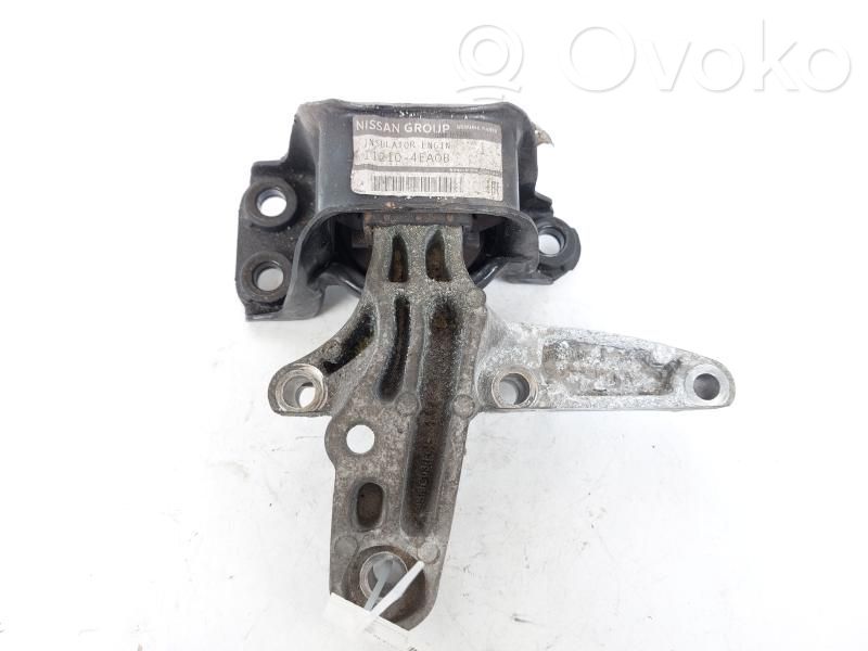 Nissan Qashqai Engine mount bracket 