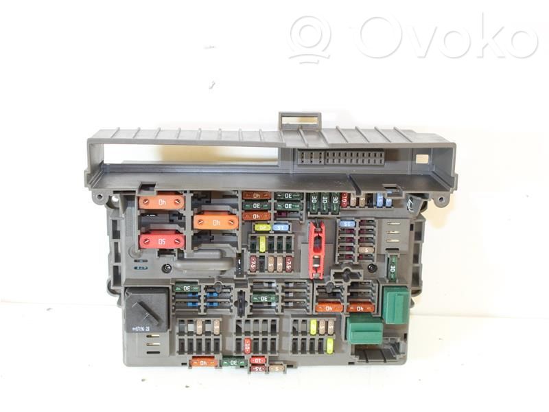 BMW 1 E81 E87 Fuse module 