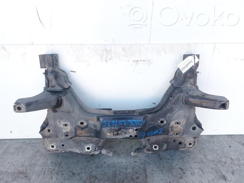 Opel Corsa E Priekinis traversas 