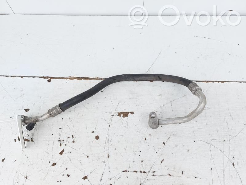 BMW 3 F30 F35 F31 Ilmastointilaitteen putki (A/C) 