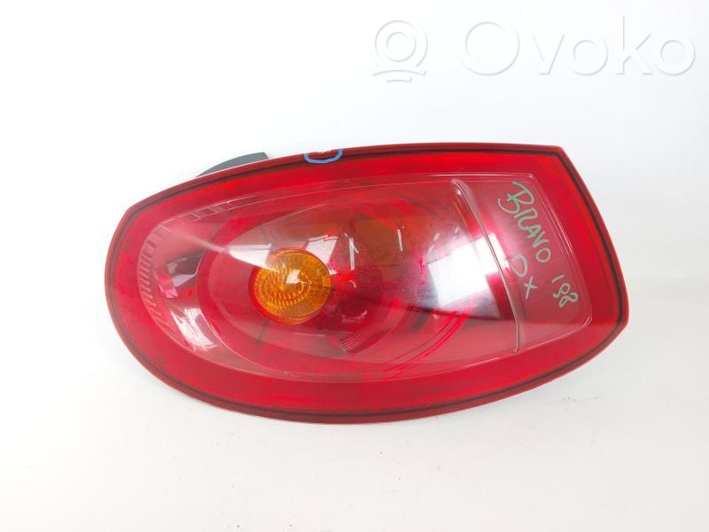 Fiat Bravo Aizmugurējais lukturis virsbūvē 