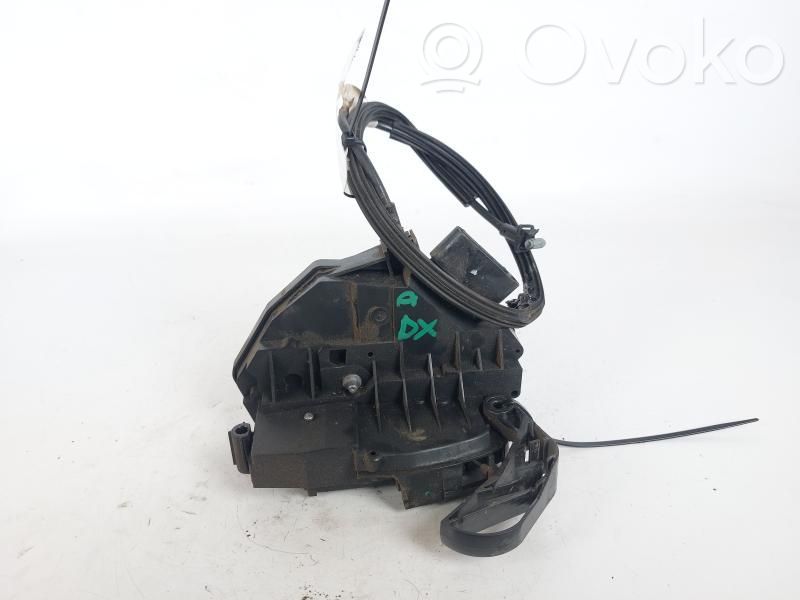 Ford Grand C-MAX Priekšpusē slēdzene 