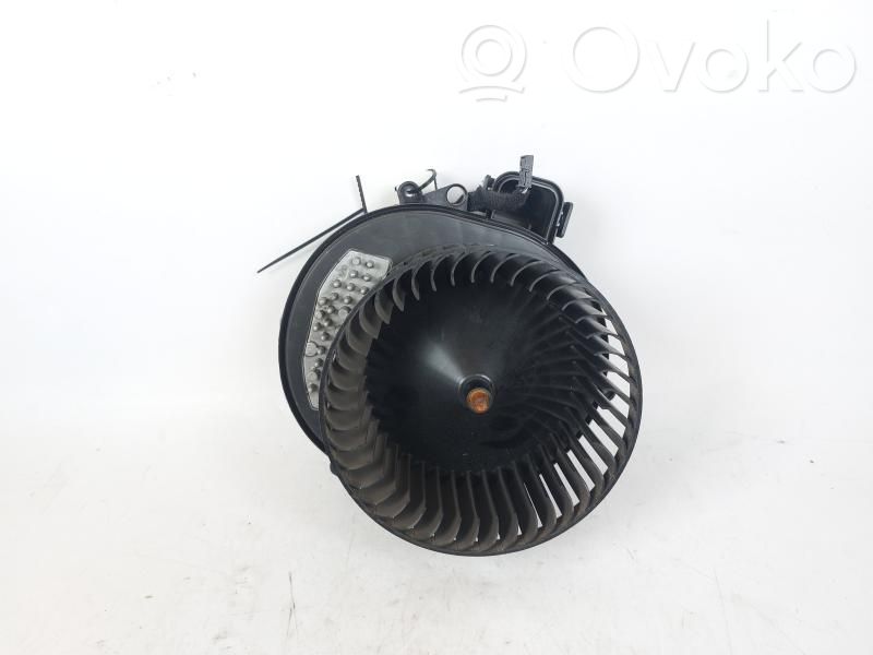 BMW 1 F20 F21 Lämmittimen puhallin 