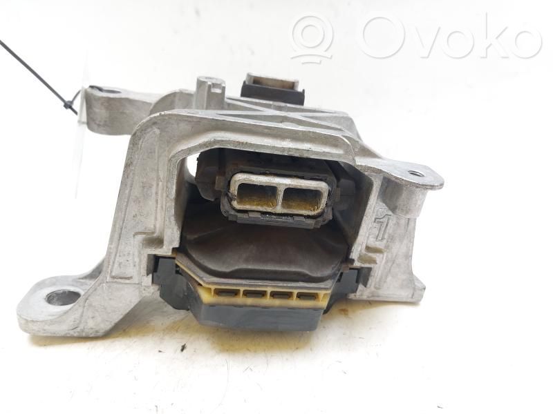 Ford Focus Engine mount bracket 