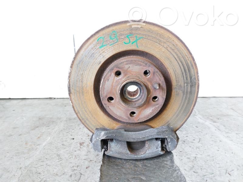 Fiat 500L Cubo de rueda delantera