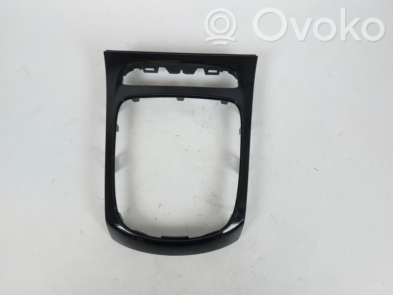 Opel Astra K Embellecedor de la consola central 