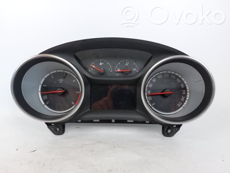 Opel Astra K Geschwindigkeitsmesser Cockpit 