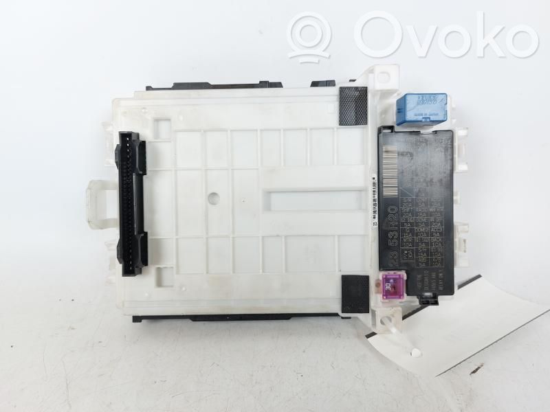 Suzuki Swift III Fuse module 