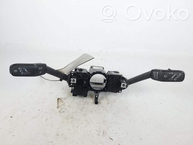Volkswagen Taigo Przełącznik świateł 