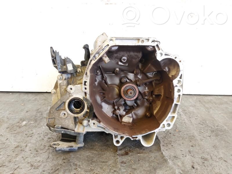 Nissan Micra K14 Caja de cambios manual de 5 velocidades 