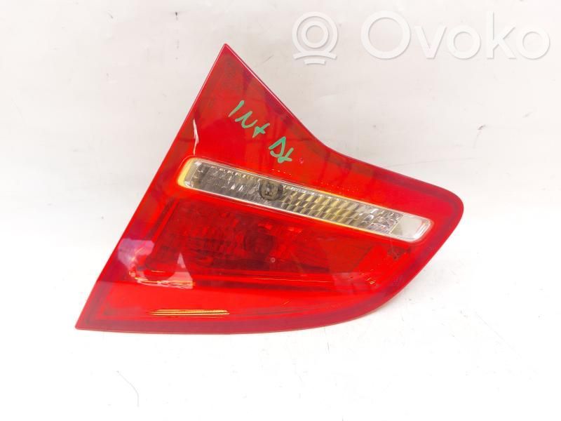 Opel Meriva B Aizmugurējais lukturis virsbūvē 