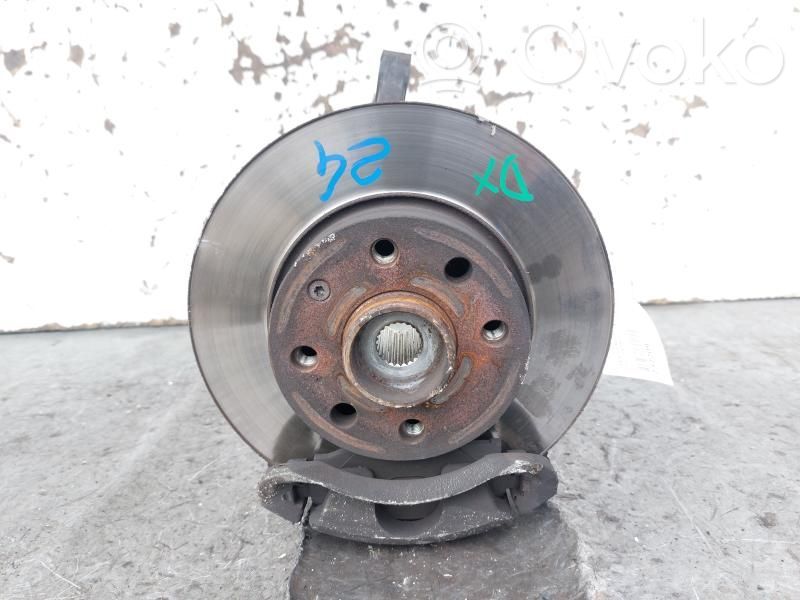 Opel Corsa C Cubo de rueda delantera 