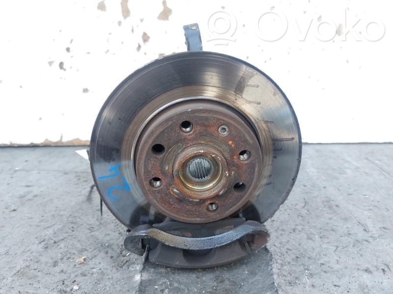 Opel Corsa C Cubo de rueda delantera 