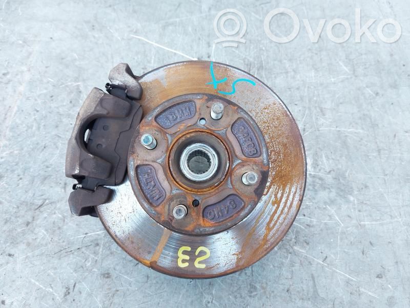 Suzuki Celerio Cubo de rueda delantera 