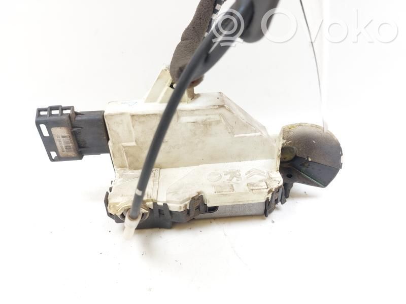 Citroen C3 Priekšpusē slēdzene 