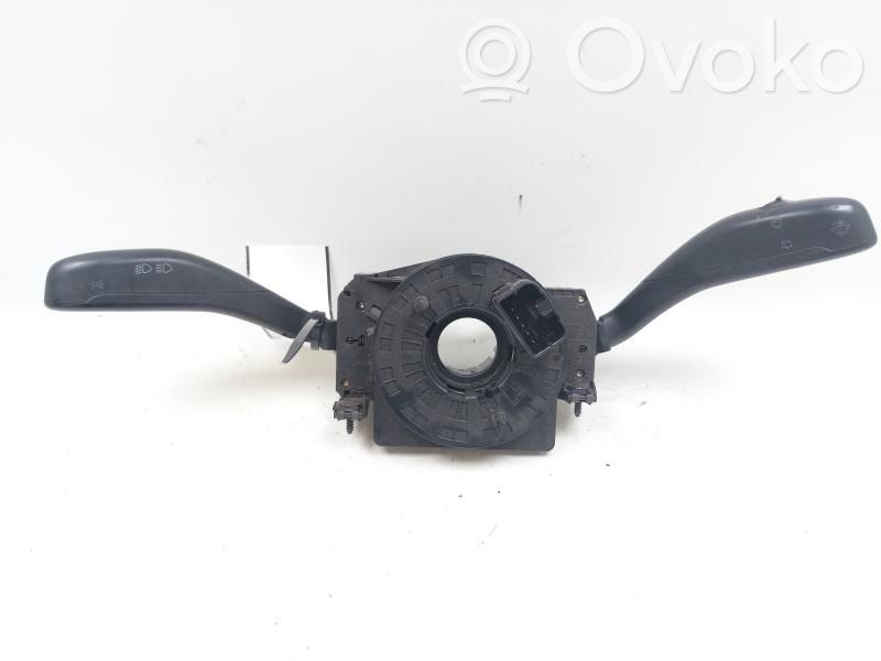 Volkswagen Polo IV 9N3 Interruptor de luz 