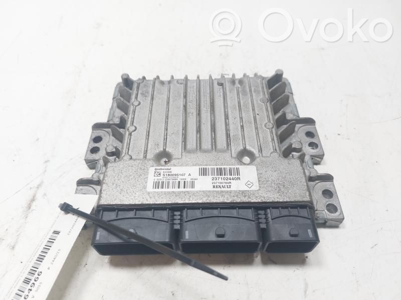 Dacia Duster Engine control unit/module 