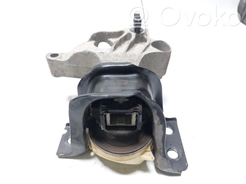 Engine mount bracket   113758078R,112103095R