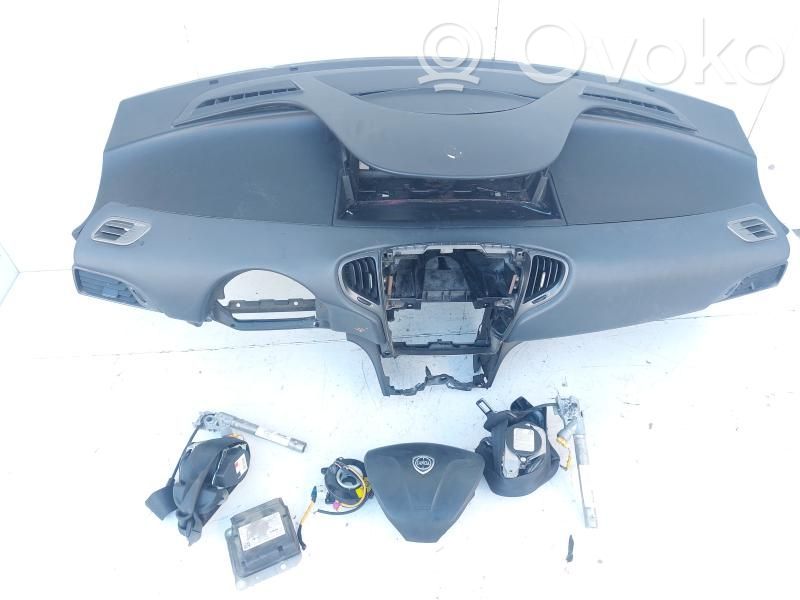 Lancia Ypsilon Airbag set with panel 
