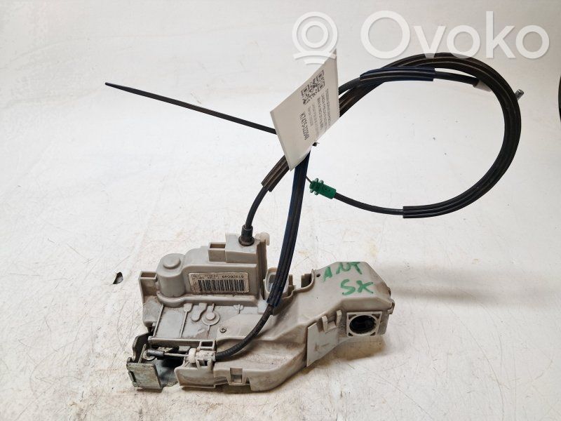 Lancia Ypsilon Front door lock 
