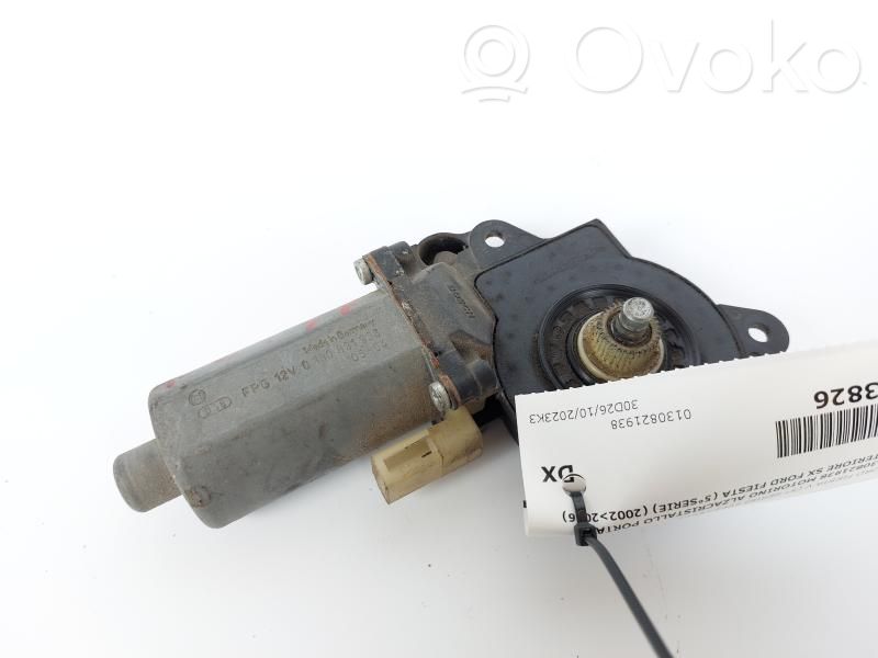 Ford Fiesta Macara ușă față cu motor 