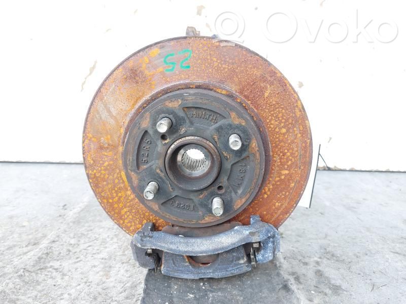 Suzuki Swift III Cubo de rueda delantera