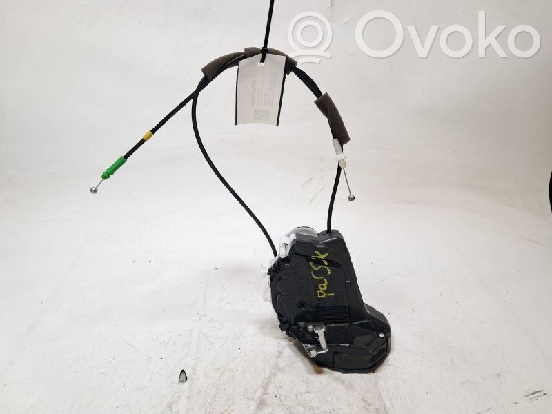 Toyota Yaris Zamek drzwi tylnych 