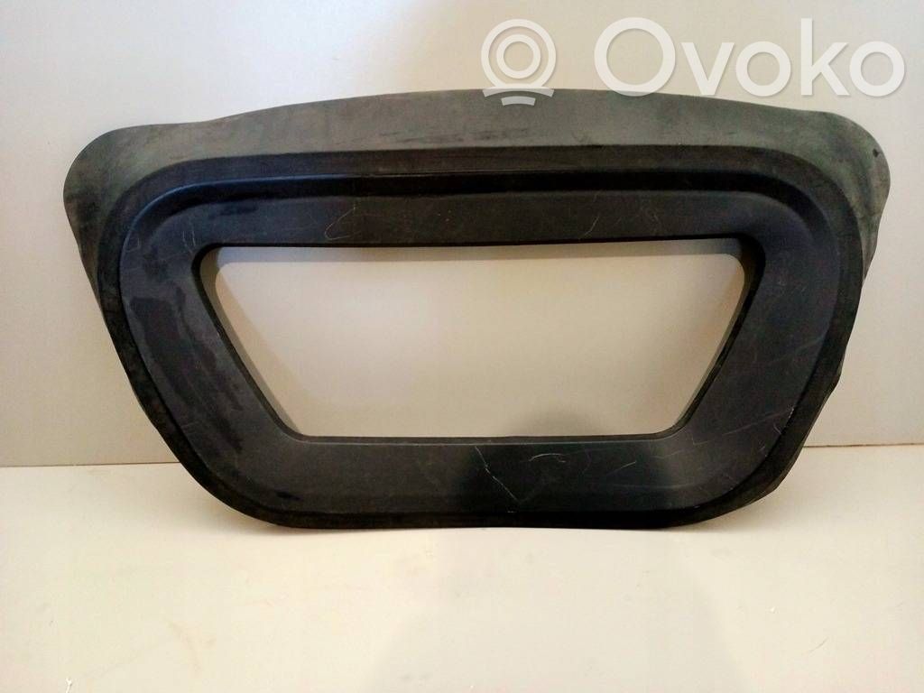 Dzinēja pārsega apdare   149337500
