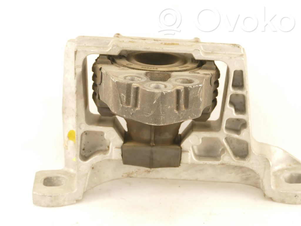 Ford Kuga II Engine mount bracket 