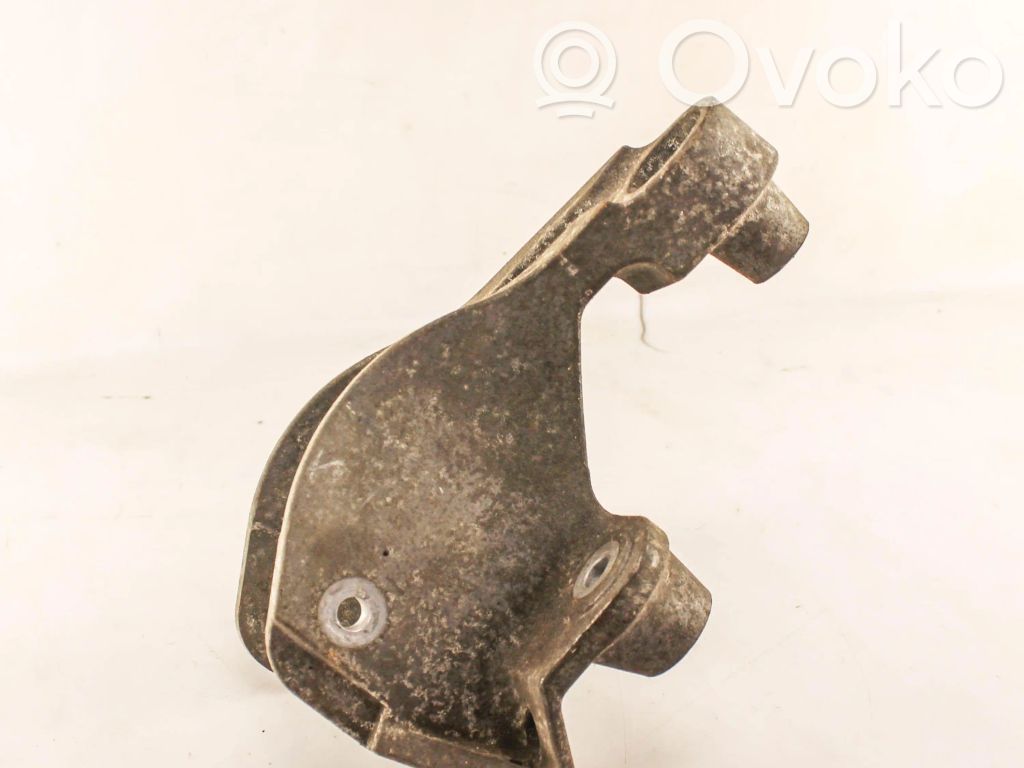 Engine mounting bracket   04809939AF