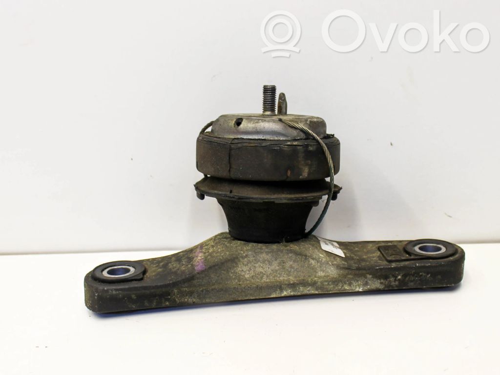 Volvo V40 Engine mount bracket 