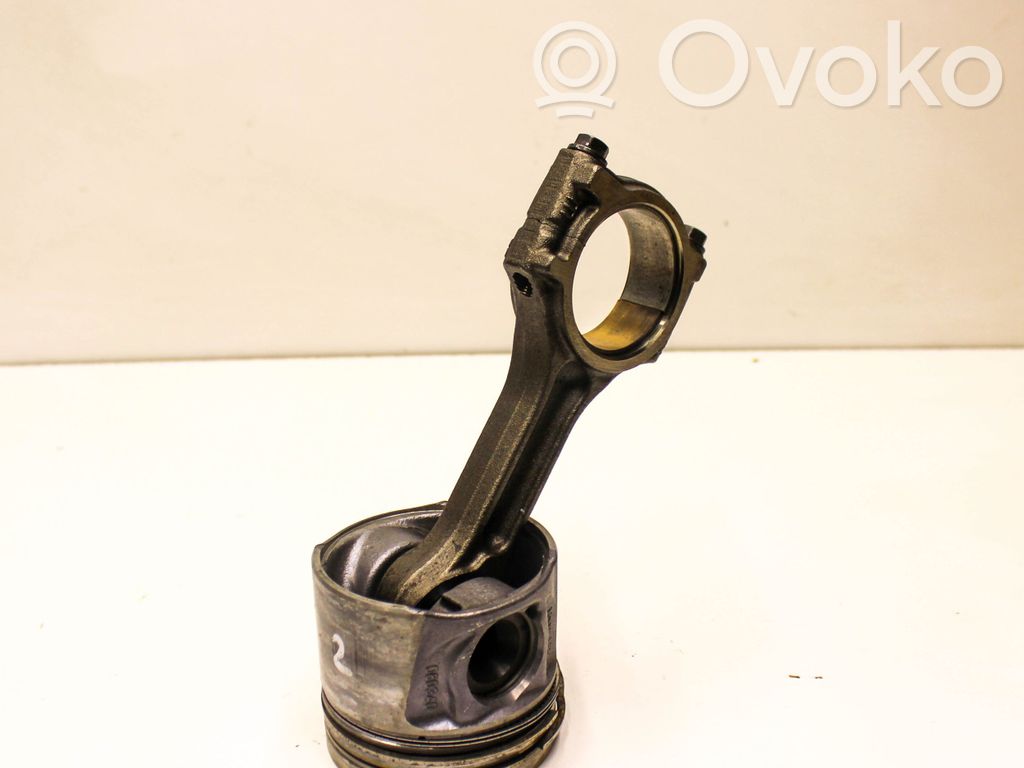 Opel Vivaro Piston 