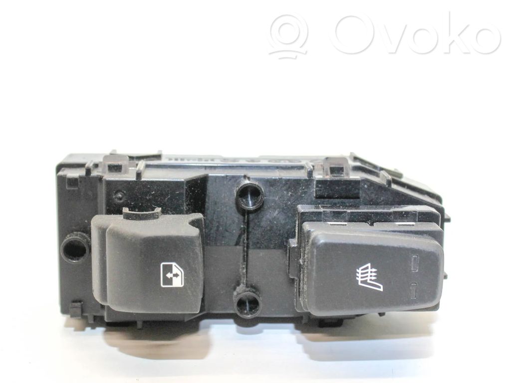 Electric window control switch   93590J7000