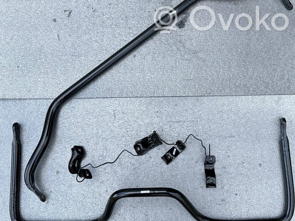 Nissan Terrano Priekinė stabilizatoriaus traukė 