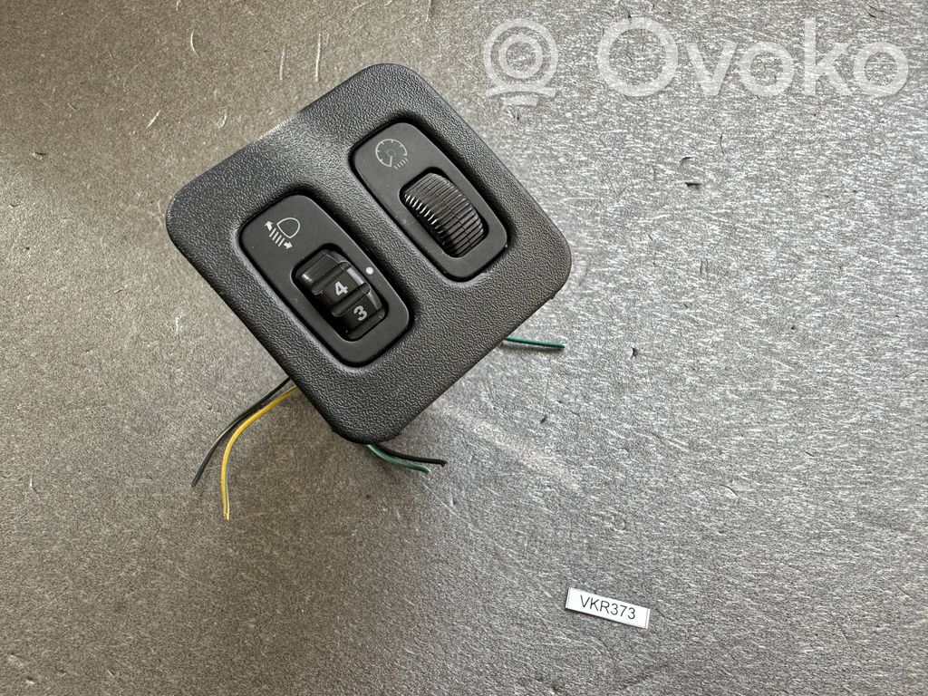 Mitsubishi Pajero Interruptor de control de altura del faro delantero 
