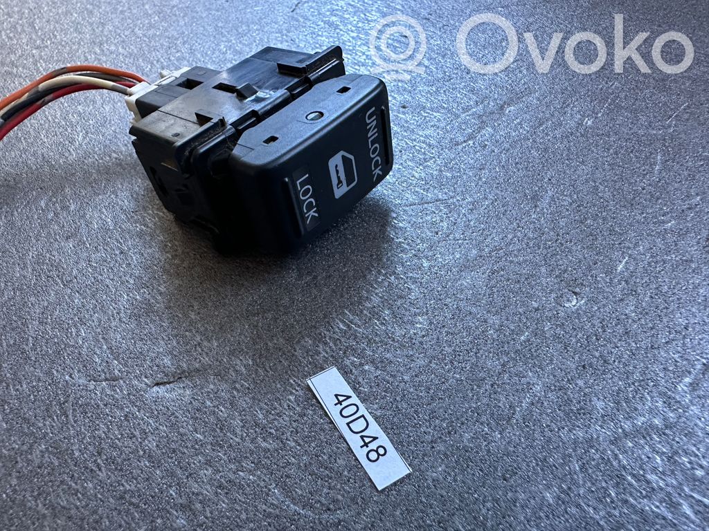Nissan Navara Electric window control switch 