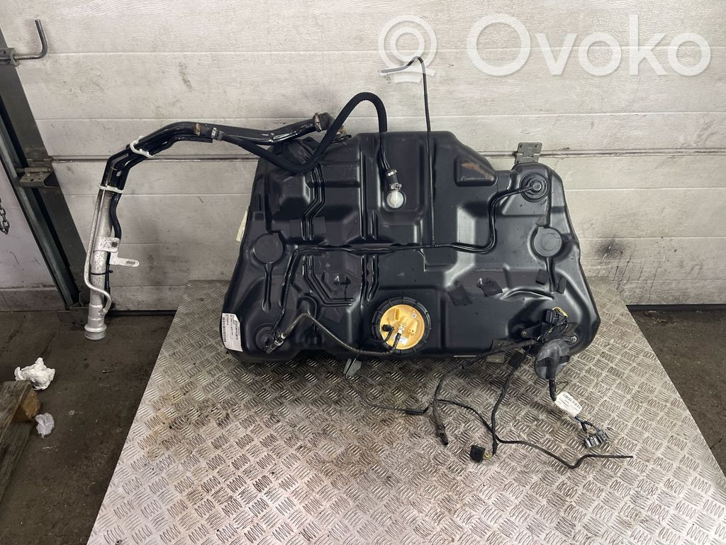 Volvo V70 Polttoainesäiliö 