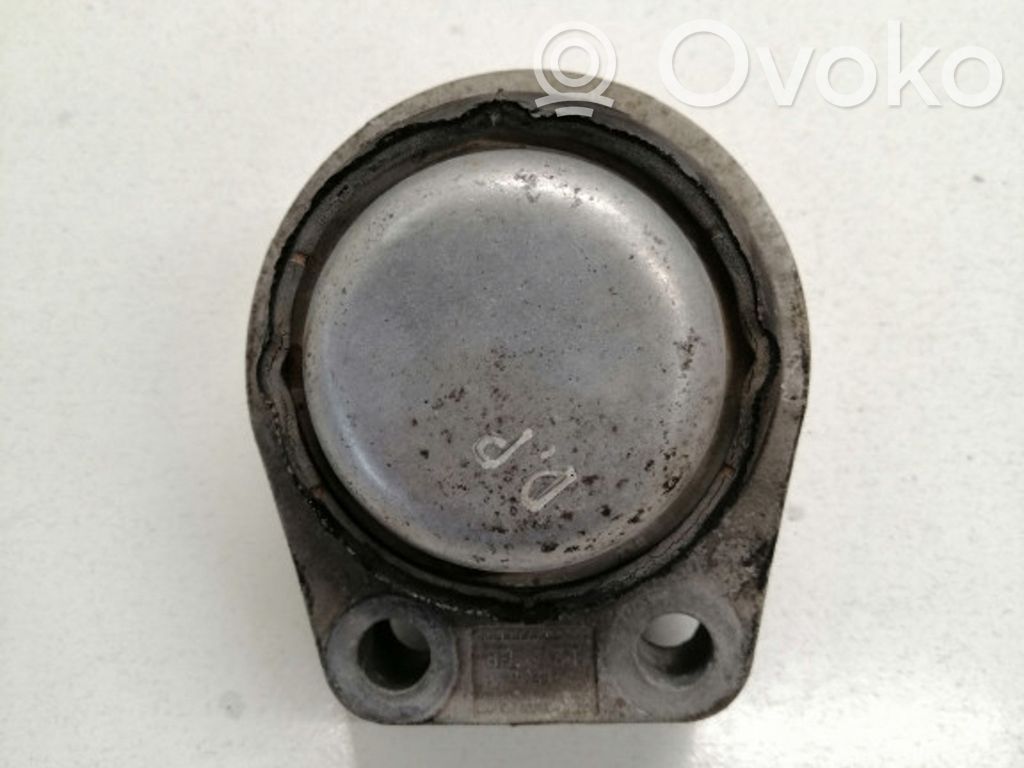 Ford Mondeo Mk III Engine mount bracket 