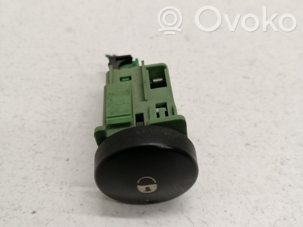 Citroen Berlingo Central locking switch button 