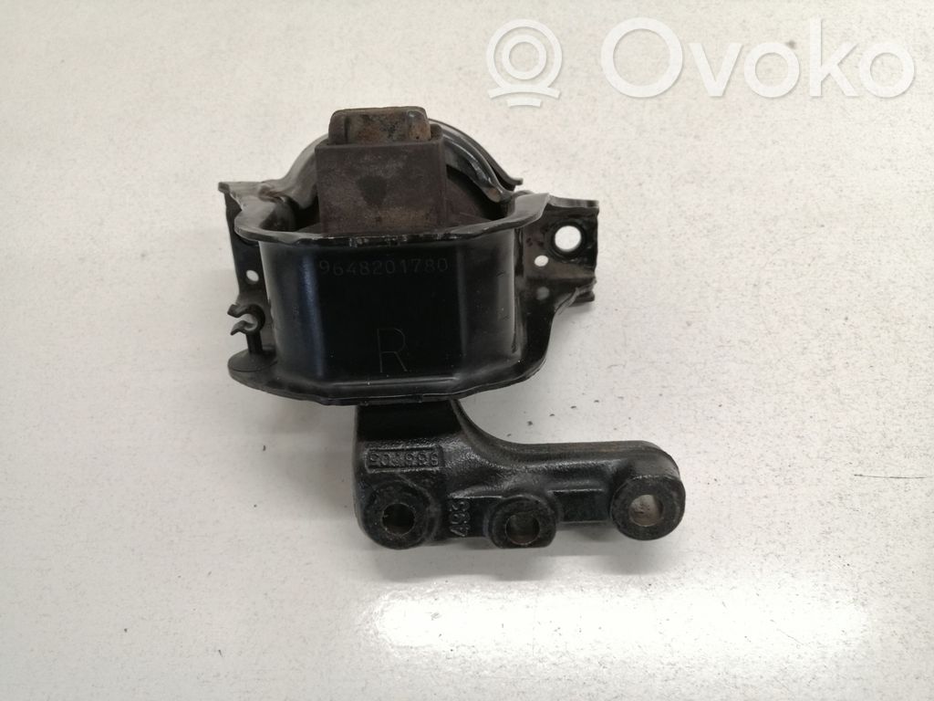 Peugeot 1007 Engine mount bracket 