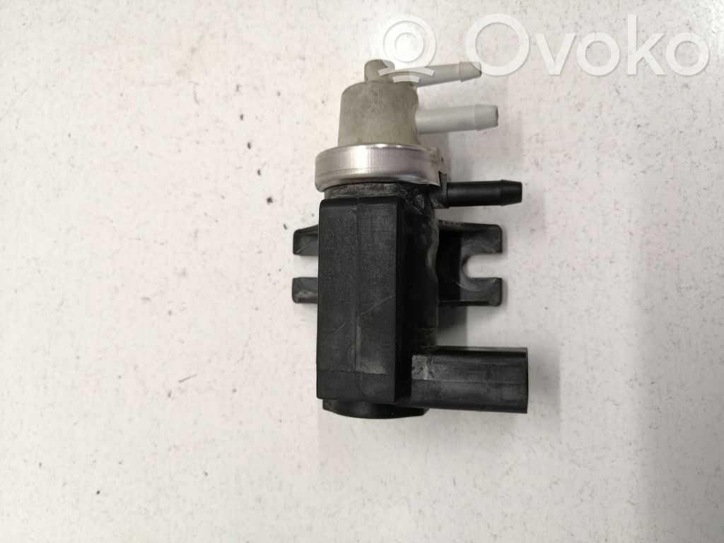 Volkswagen Golf IV Zawór podciśnienia / Elektrozawór turbiny 