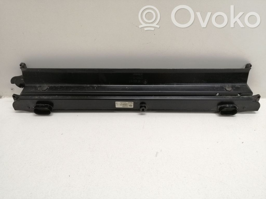 BMW 5 E60 E61 Radiatoru dekoratīvā apdare 