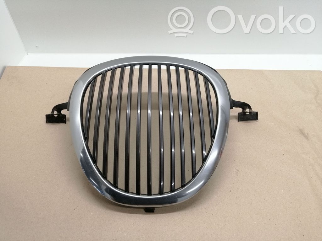 Jaguar S-Type Front bumper upper radiator grill 