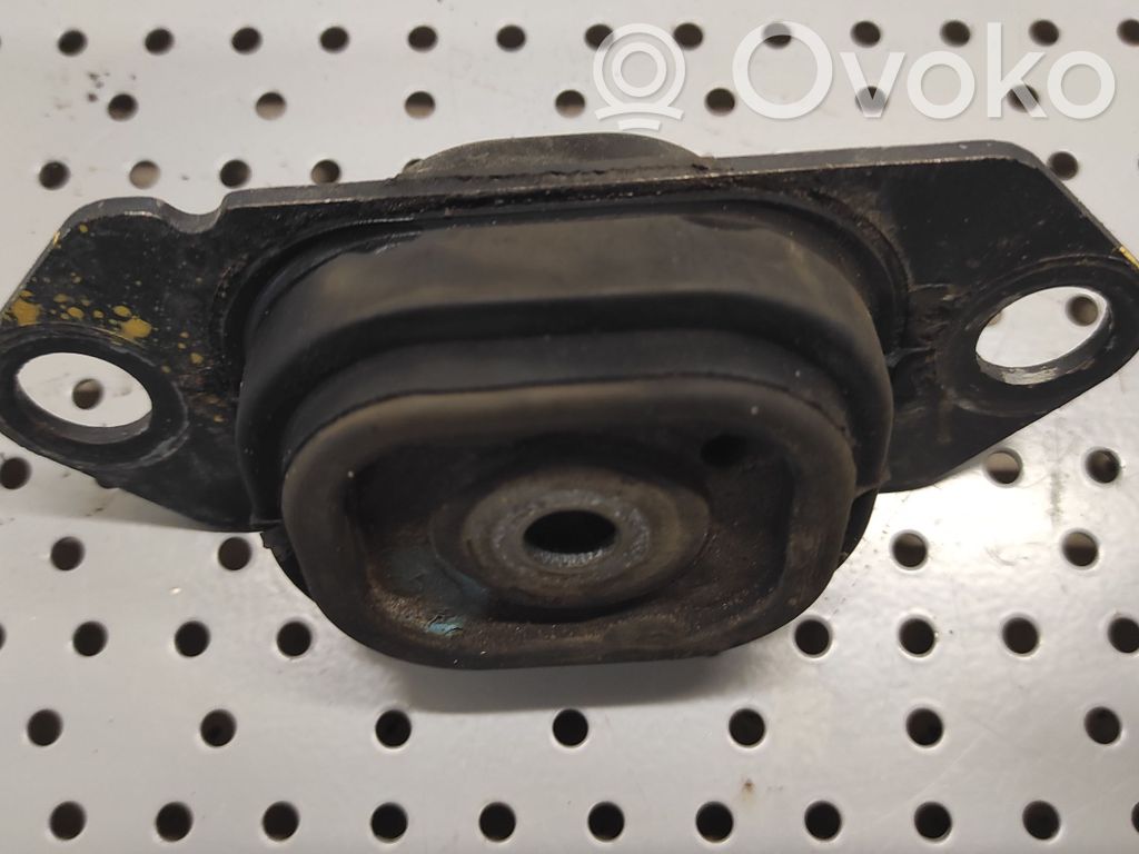 Nissan Tiida C11 Engine mount bracket 
