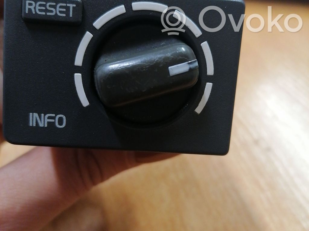 Volvo S40, V40 On-board computer control switch 