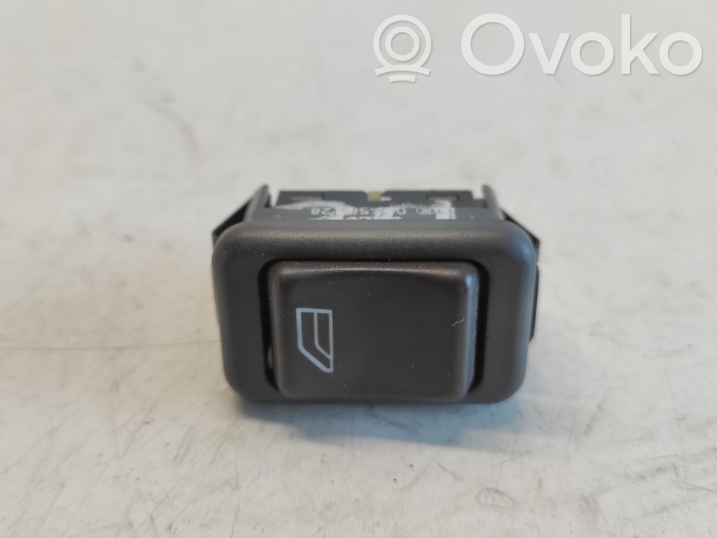 Volvo S40, V40 Electric window control switch 