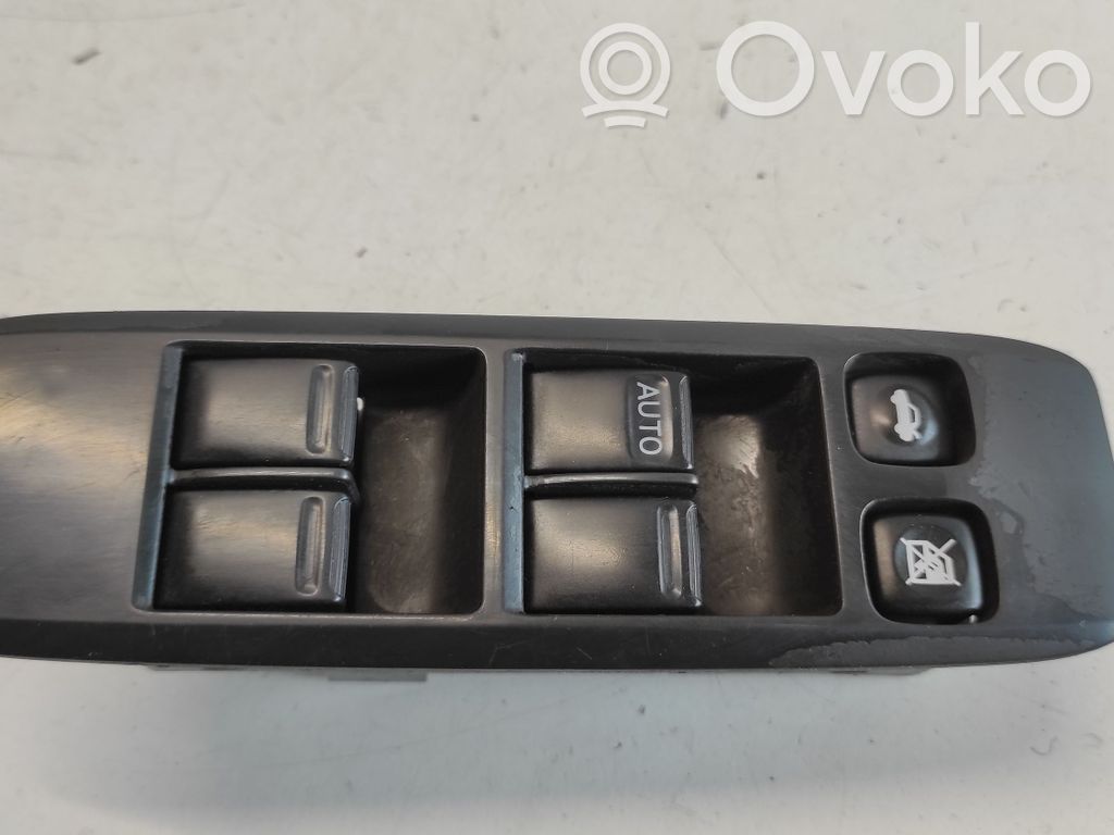 Nissan Primera Electric window control switch 