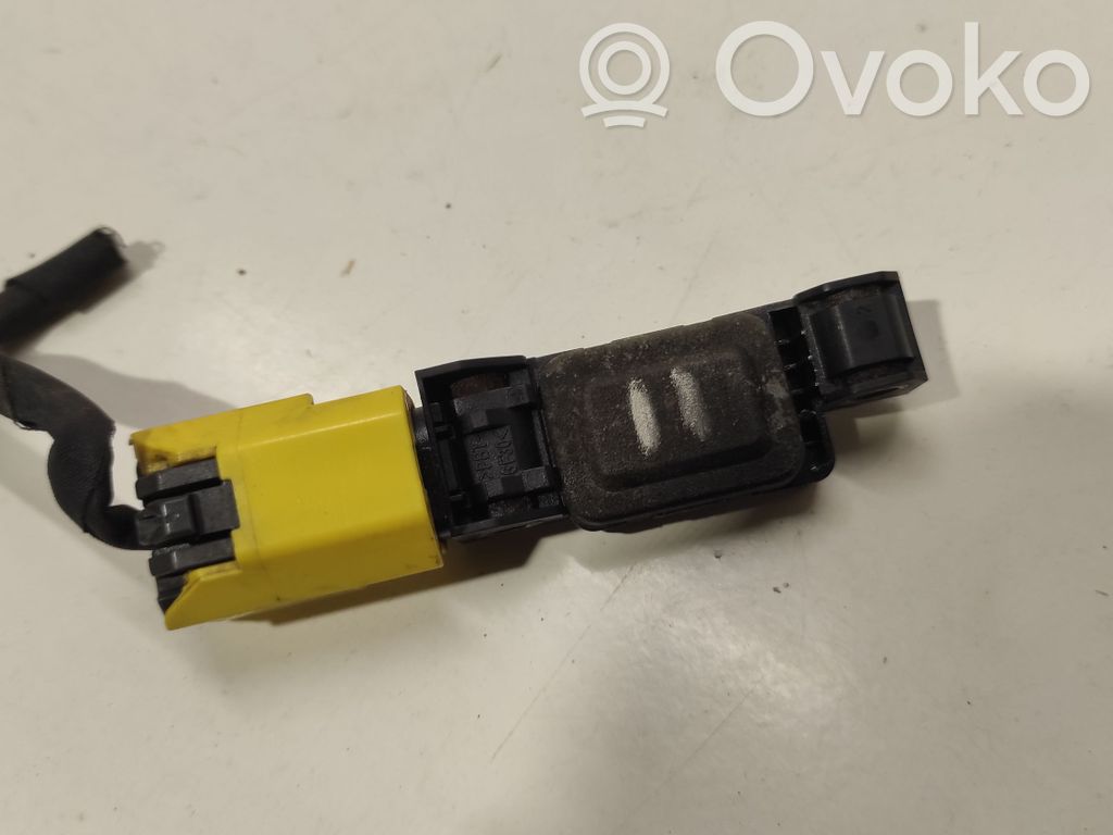 Volkswagen Phaeton Airbag deployment crash/impact sensor 