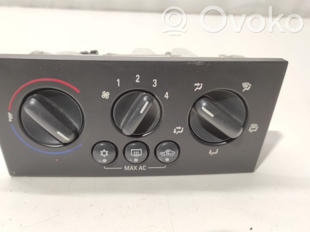Opel Meriva A Climate control unit 